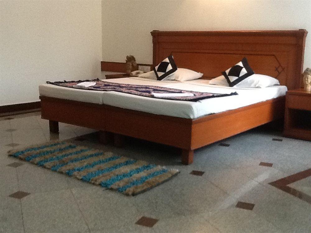 Hotel Kanishka Phg Bengaluru Zewnętrze zdjęcie